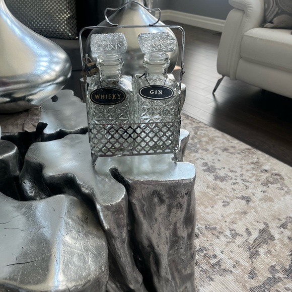 Vintage MCM whiskey, gin bar caddy, set with lock and key your not ordinary - Picture 10 of 14